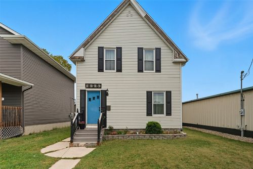 825 4th St Sw, Cedar Rapids, IA, 52404-5807 | Card Image