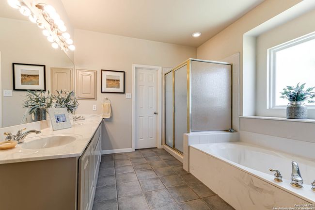 10022 Creekwood Pass, House other with 4 bedrooms, 3 bathrooms and null parking in Spring Branch TX | Image 20