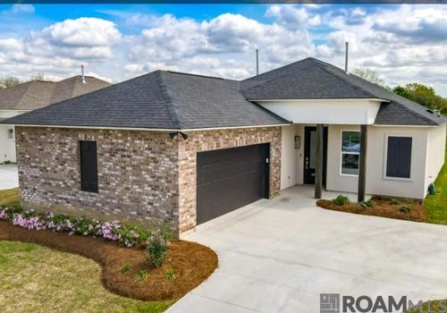 18906 Pharlap Way, Zachary, LA, 70791-2566 | Card Image