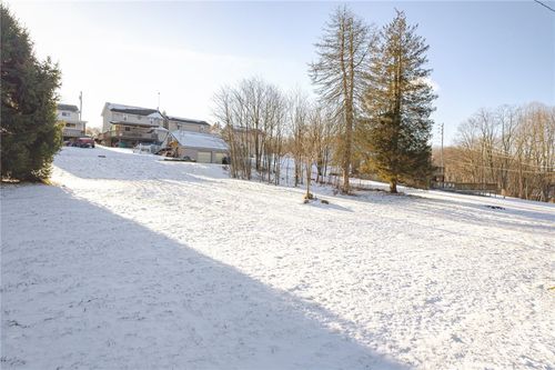 109 1st Ave, W Leechburg, PA, 15656-9225 | Card Image