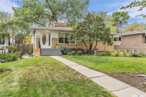 2813 23rd Ave, Regina, SK, S4S1E7 | Card Image
