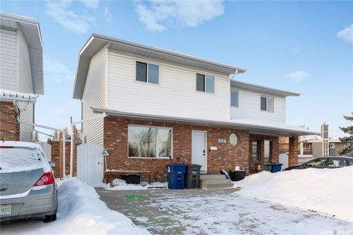 214 A Grant St, Saskatoon, SK, S7N2A3 | Card Image