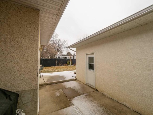 1106 41 Avenue N, Home with 4 bedrooms, 2 bathrooms and 5 parking in Lethbridge AB | Image 29