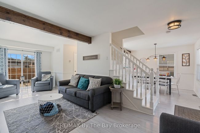 15 Baker St, House other with 4 bedrooms, 2 bathrooms and 4 parking in Wasaga Beach ON | Image 8