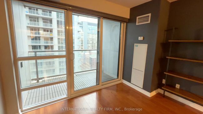 2308 - 763 Bay St, Condo with 1 bedrooms, 1 bathrooms and 1 parking in Toronto ON | Image 7