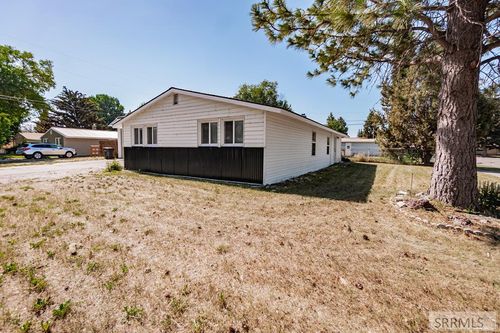 160 Tabor Ave, Idaho Falls, ID, 83401-2944 | Card Image