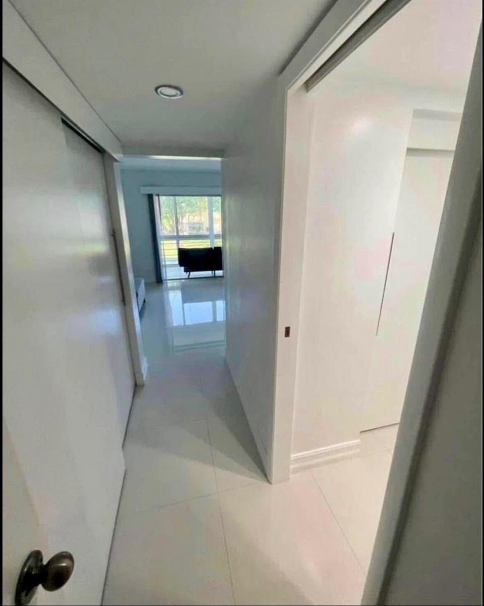 Residential Lease in Lantana 3