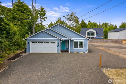 33 Butterfly Ln, Pacific Beach, WA, 98571-5030 | Card Image