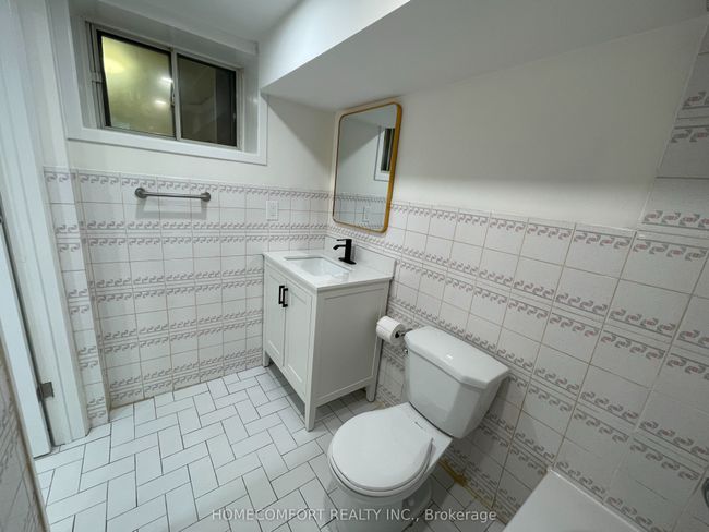 LOWER - 432 Lansdowne Ave, House attached with 1 bedrooms, 1 bathrooms and null parking in Toronto ON | Image 11