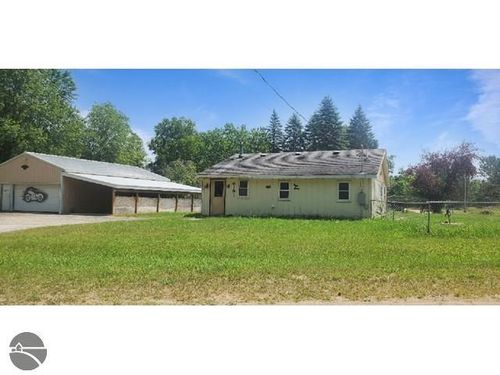 6191 Half Moon Dr, Lake, MI, 48632-9164 | Card Image