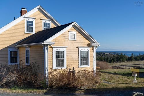 261 Upper Kingsburg Rd, Upper Kingsburg, NS, B0J2X0 | Card Image