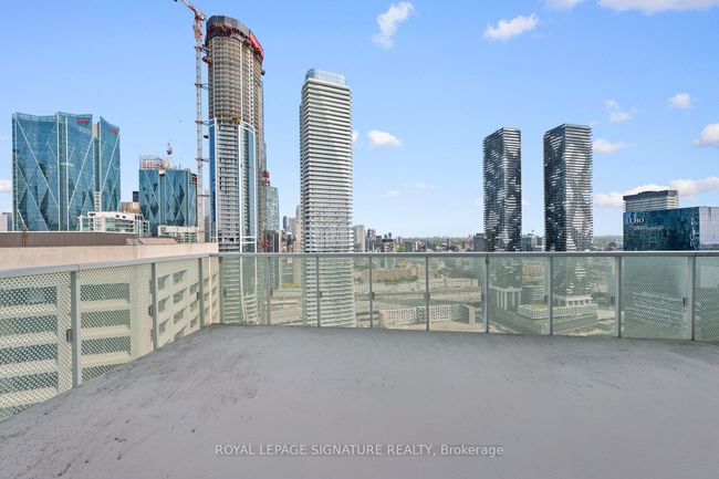 3305 - 15 Queens Quay E, Condo with 3 bedrooms, 2 bathrooms and 1 parking in Toronto ON | Image 26