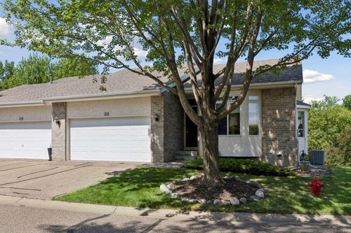 13323 Glenhaven Ct, Apple Valley, MN, 55124-3342 | Card Image