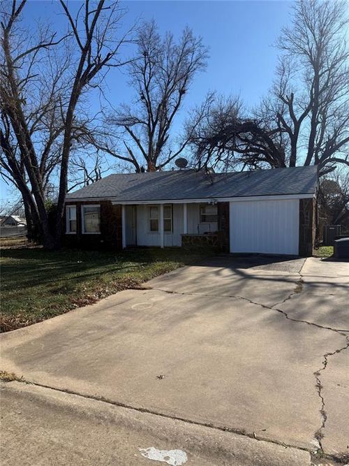 607 W Poplar St, Shawnee, OK, 74801-4850 | Card Image