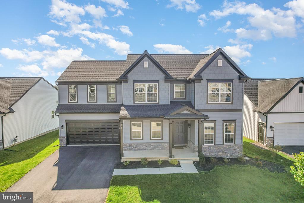 Charleston Dr, Mechanicsburg, PA 17055