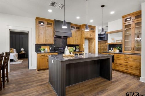 19081 Pinedale Cir, Flint, TX, 75762-6697 | Card Image