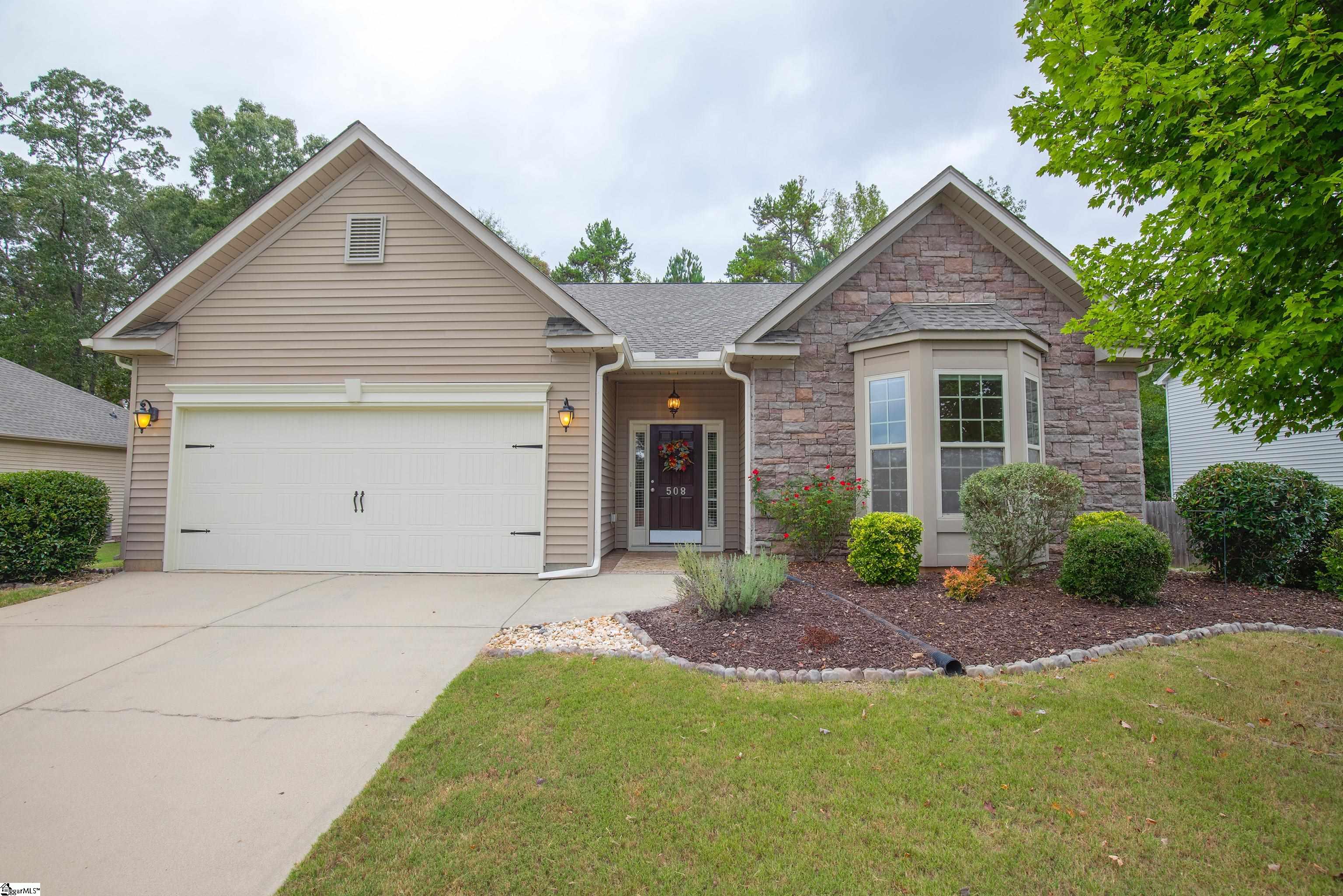 Crest Hill Dr, Fountain Inn, SC 29644