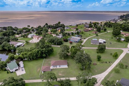 20 Coolcrest Dr, Pointblank, TX, 77364-7244 | Card Image