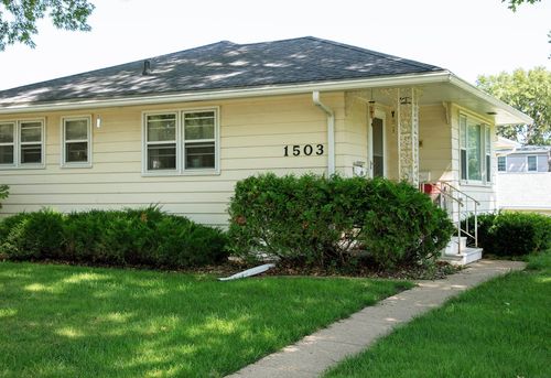1503 W 8th St, Cedar Falls, IA, 50613-2350 | Card Image