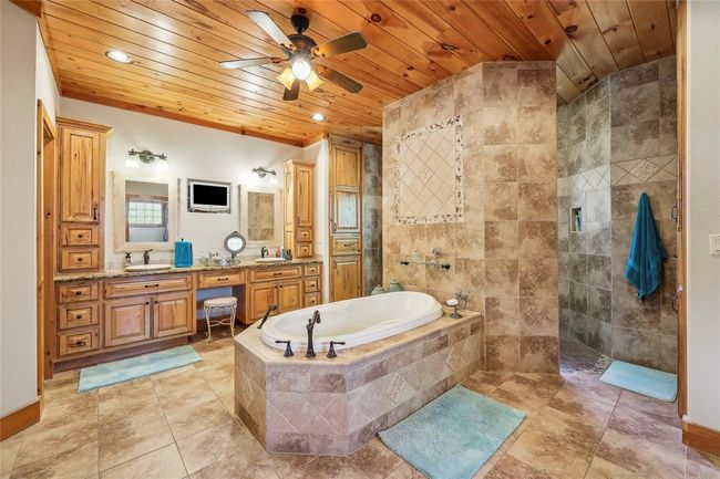 225 Mcgregor Dr, House other with 3 bedrooms, 4 bathrooms and null parking in Brookeland TX | Image 25