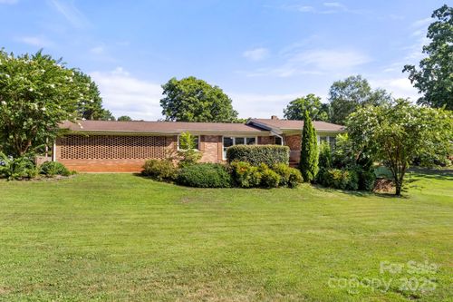 701 Woodside Dr, Kings Mountain, NC, 28086-2552 | Card Image