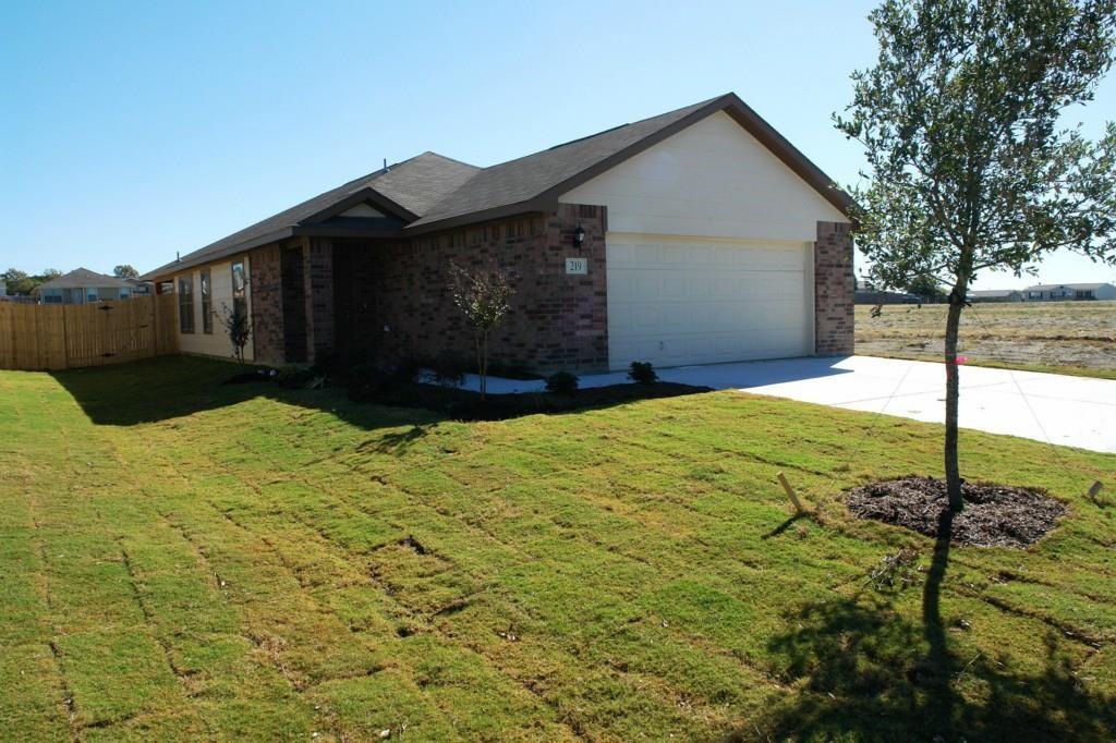 Candlewood Cir, Gainesville, TX 76240