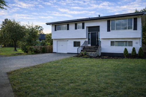 9629 Broadway St, Chilliwack, BC, V2P5T7 | Card Image