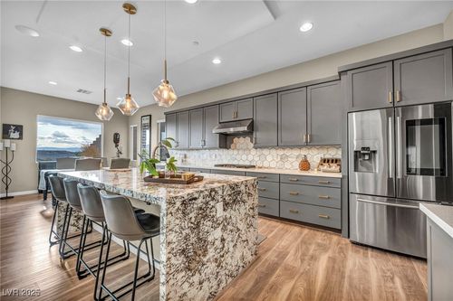 19 Hilltop Crest St, Henderson, NV, 89011-3167 | Card Image