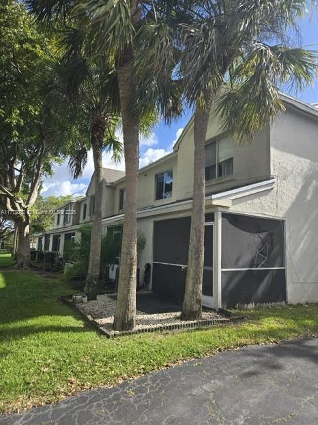 299 Duval Ct, Townhouse with 2 bedrooms, 2 bathrooms and null parking in Weston FL | Image 26