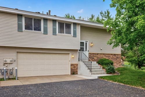 841 Evergreen Circle, Burnsville, MN, 55337 | Card Image