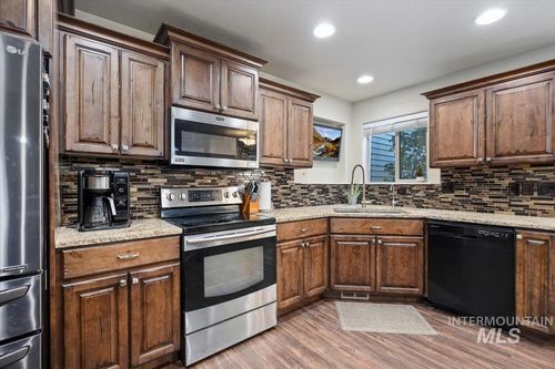 595 I B Perrine Rd, Twin Falls, ID, 83301-3038 | Card Image