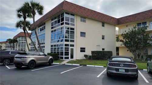 apt-h3-5400 Highway A1a, Vero Beach, FL, 32963-1037 | Card Image
