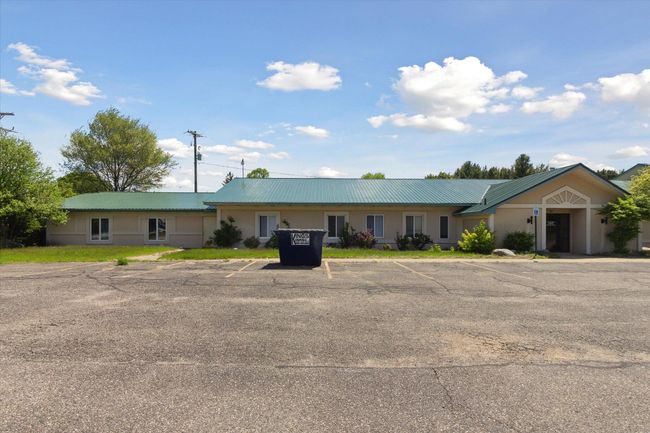 1380 Main St, Home with 0 bedrooms, 10 bathrooms and null parking in Edmore MI | Image 8