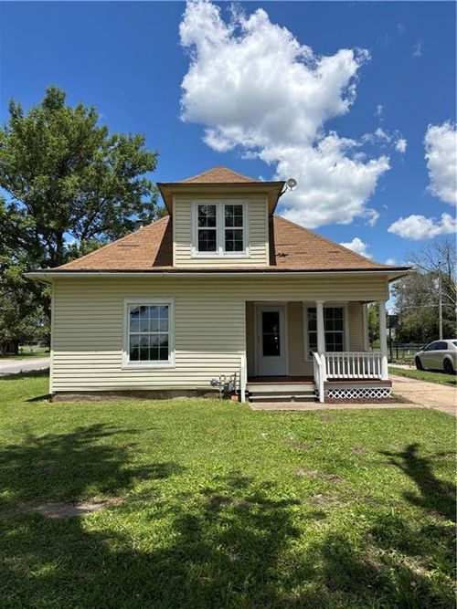 3141 Stevens Ave, Parsons, KS, 67357-2458 | Card Image
