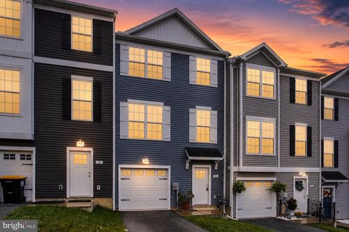 76 Coop Ln, HANOVER, PA, 17331-9852 | Card Image