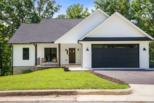 2426 Pine Hill Cir, Staunton, VA, 24401-1758 | Card Image