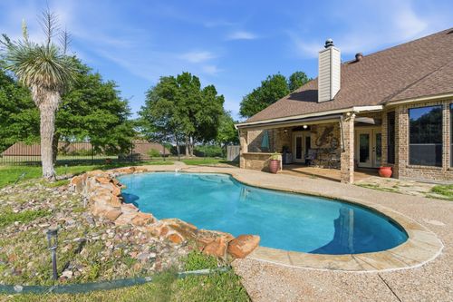 128 Horizon Cir, Azle, TX, 76020-1647 | Card Image