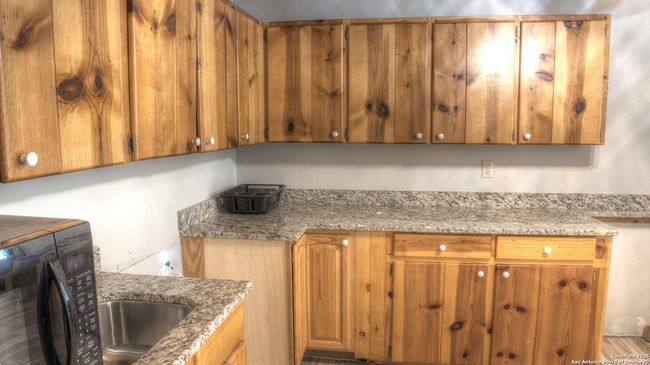 457 N Tomahawk Way, House other with 4 bedrooms, 3 bathrooms and null parking in Concan TX | Image 36