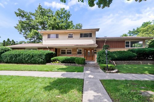 600 Florence Dr, Park Ridge, IL, 60068-2102 | Card Image