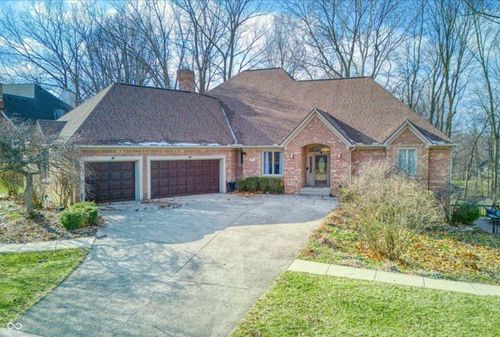 7250 Royal Oakland Dr, Indianapolis, IN, 46236-9152 | Card Image