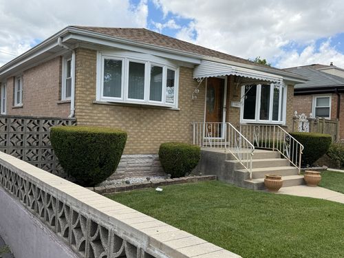3208 Hawthorne St, Franklin Park, IL, 60131-1917 | Card Image