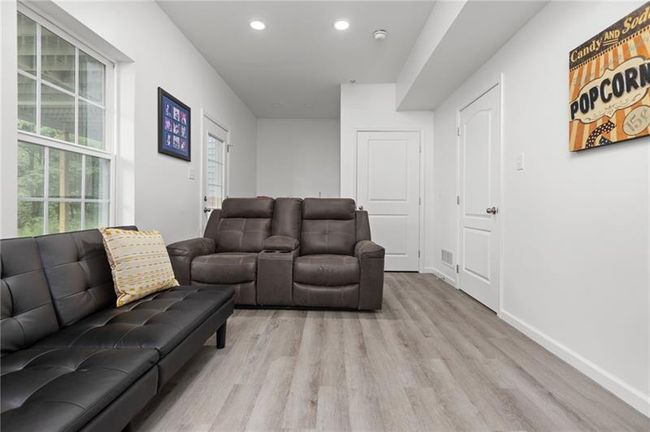 2155 Shawnee Dr, Townhouse with 3 bedrooms, 3 bathrooms and 2 parking in Washington PA | Image 18