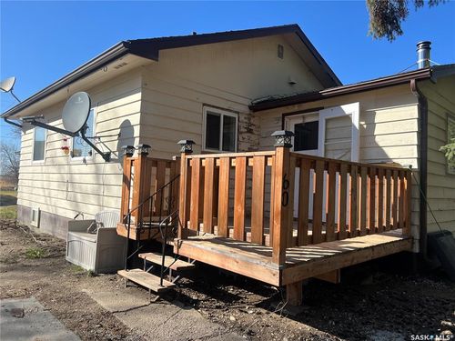 60 2nd Ave N, Weekes, SK, S0E0C5 | Card Image