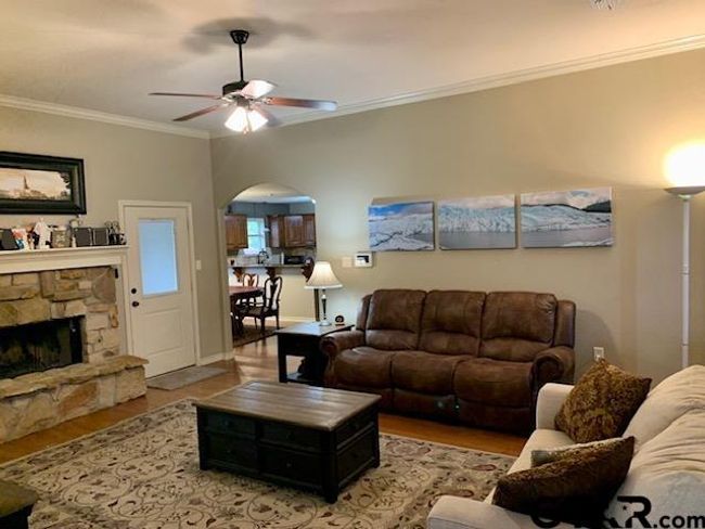 11604 Three Chimneys Dr, House other with 3 bedrooms, 2 bathrooms and null parking in Flint TX | Image 4