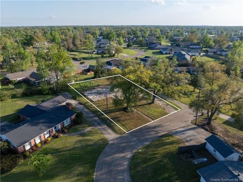 605 Lockwood Ct, Lake Charles, LA, 70605-4457 | Card Image