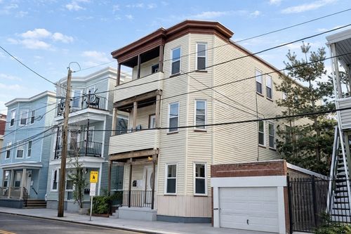 37 Maverick St, Chelsea, MA, 02150-3479 | Card Image