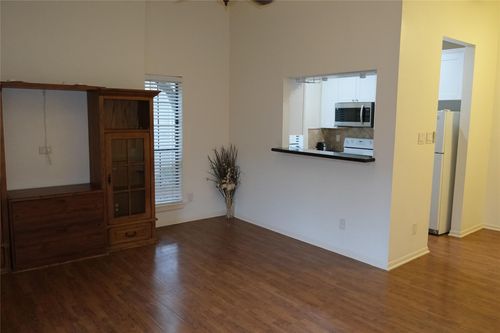 apt-2f-2001 Bering Dr, Houston, TX, 77057-3762 | Card Image