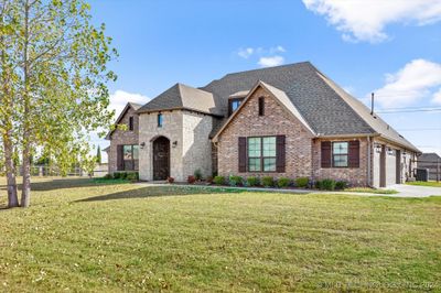 6604 E 86th Place, House other with 4 bedrooms, 2 bathrooms and null parking in Owasso OK | Image 1