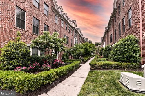 2505 S Kenmore Ct, ARLINGTON, VA, 22206-2372 | Card Image