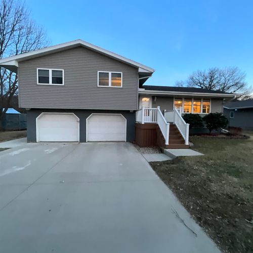 605 Spring St, Clermont, IA, 52135-8658 | Card Image